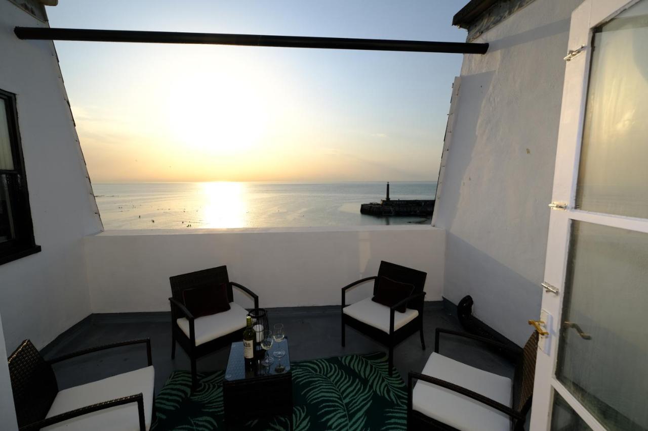 Balcony View Sunsets On Seafront Apartment *